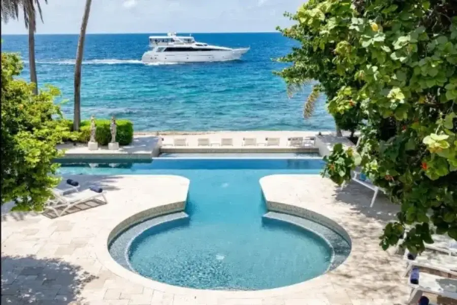 Princess Sirena Bay Estate – Private Oceanfront Luxury Estate with service