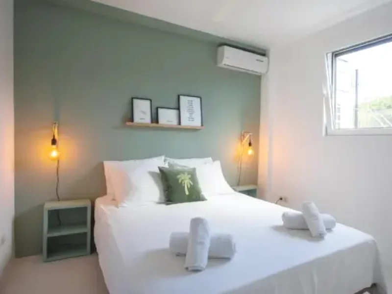 2 bedroom apartment Palm